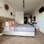 Pantheon Apartment Skiathos Town