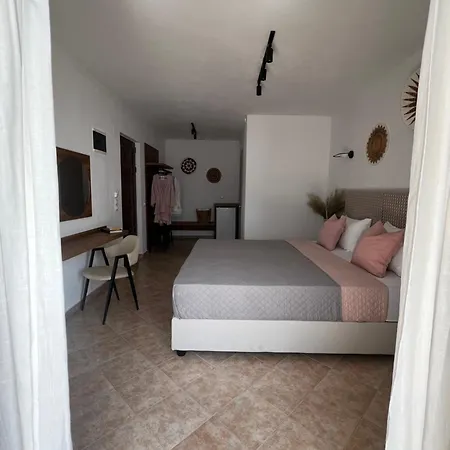 Pantheon Skiathos Chora