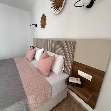 Pantheon * スキアトスタウン