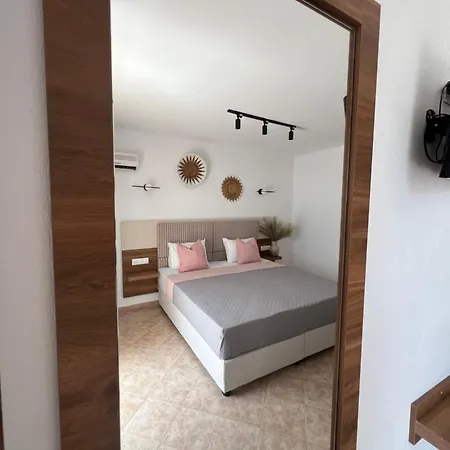 Apartment Pantheon *