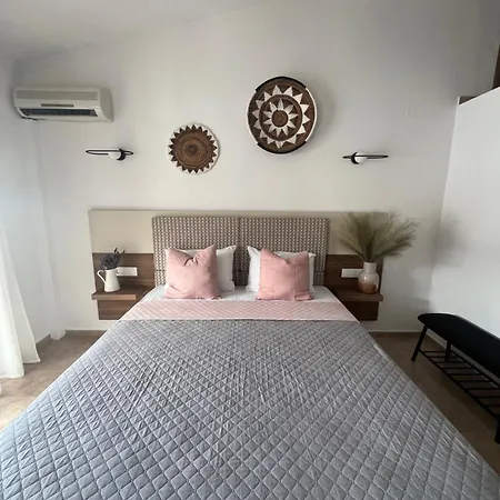 Pantheon Apartment