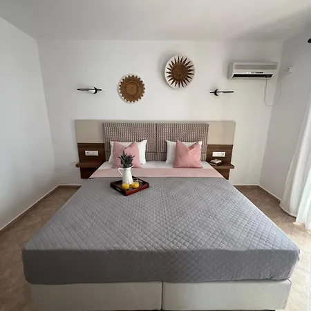 Apartment Pantheon