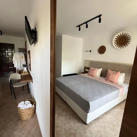 Pantheon Apartment