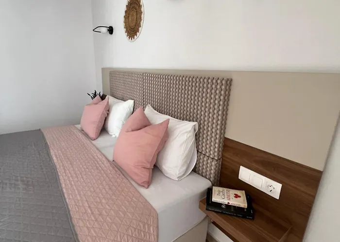 Pantheon * スキアトスタウン